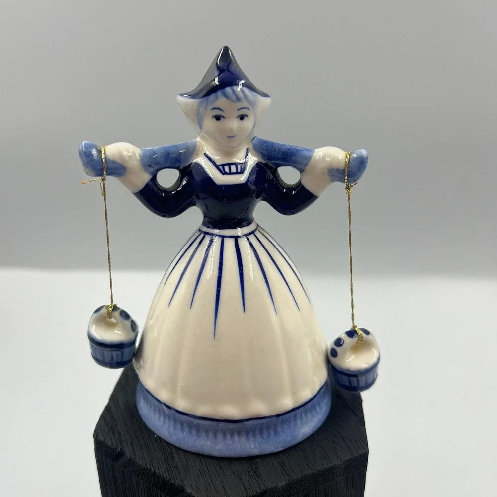 Vtg Delft Blue Porcelain Hand Painted Milk Maid Dutch Girl Figurine‎ 4.5 Inch